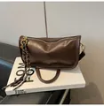 Bolso bandolera de cuero marrón oscuro pulido con detalle de borla y cremallera - Con Ornamento / Marrón