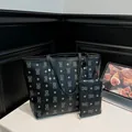 Großes schwarzes Set aus bedruckter Tragetasche und passender kleiner Reißverschlusstasche - Tote Bag 2-Teiliges Set / Schwarz