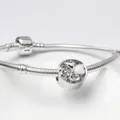 Silbernes Schlangenarmband mit Herz-Anhänger aus weißem Emaille und funkelnden Kristallen - Vierblättriges Kleeblatt Perle mit Großem Loch / Weiß
