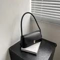Borsa baguette nera minimalista con fibbia in metallo dorato per moda casual da donna - Nero