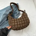Sac nuage matelassé marron avec plis et bandoulière froncée pour un look décontracté - Marron