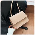 Minimalistische beige Umhängetasche mit Krokodilmuster und geprägtem Kunstleder - Khaki