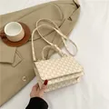 Elegante borsa beige con motivo a M, manico superiore e dettagli dorati - Bianco Sporco