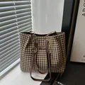 Classic houndstooth tote bag in coffee brown and beige with golden chain shoulder strap - Khaki