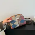 Bolso bandolera de moda con diseño de patchwork multicolor y patrones geométricos - Azul