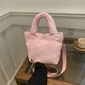 Secchiello in velluto a coste rosa con manici e tracolla regolabile dalla finitura morbida - Rosa chiaro