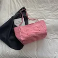 Borsa tote classica in tela a righe rosse e bianche con tracolla e tasca anteriore - Rosso
