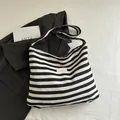 Borsa tote minimalista a righe bianche e nere in tessuto intrecciato a grande capacità - Nero