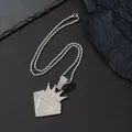 Dettaglio del ciondolo a corona ghiacciato con strass bianchi su catena a corda argento - Pendente + Catena a Corda [Argento]