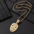 Hip-Hop-Halskette mit goldener Maske und glänzenden Strasssteinen an einer dicken Kordelkette - Anhänger Und Seilkette / Gold