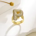 Übertriebener vergoldeter Buchstabe P Ring mit Mikro-Zirkonia-Besatz und breitem Design - Buchstabe P Stil / Gold