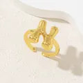 Anello regolabile placcato oro con design unico della lettera M testurizzata - Oro Lettera-H