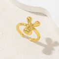 Anello regolabile placcato oro con design floreale astratto lucido in rilievo - Oro Lettera-Y