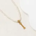 Elegant white pearl necklace featuring a polished gold bone pendant for women - Letter I Style