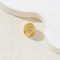 Vergoldeter Hohlwürfel-Anhänger mit Zirkonia-Buchstabe S und Sternenausschnitten - Buchstabe S / Gold