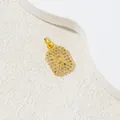 Luxuriöser goldener quadratischer Anhänger mit Buchstabe N und Zirkonia-Besatz - Buchstabe N