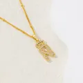 Collier doré avec pendentif lettre N couronne et zircons blancs sur chaîne à billes - Lettre N