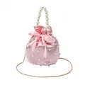 Rosa Satin-Beuteltasche mit Perlenverzierung, Perlengriff und goldener Kette - Rosa