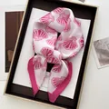Eleganter Seidenschal in Rosa und Weiß mit Muschelmuster in einer Geschenkbox - Rosa-Weißes Muschelmuster-Stil (1)