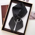 Elegante sciarpa sottile a pois bianchi e neri in finta seta per le donne - Sciarpa Lunga Stretta / Nero