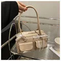 Sac à épaule beige en similicuir avec nœuds en dentelle et deux poches frontales - Kaki