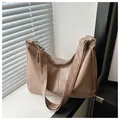 Sac fourre-tout hobo marron en simili cuir avec large bandoulière et texture PU souple - Sans Pendentif / Kaki