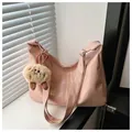 Sac fourre-tout chic en cuir PU rose avec bandoulière et pendentif en peluche - Avec Pendentif / Rose