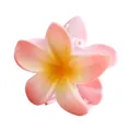 Makroaufnahme der 8cm Farbverlauf-Haarklammer mit Plumeria-Blüte und goldener Feder - Rosa und Gelb Verlauf (1# 8cm)