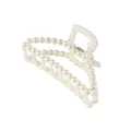 Détail de la pince à cheveux élégante avec perles blanches et ressort métallique - Croissant (A0294) / 9.3cm / Blanc Cassé