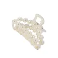 Détail des motifs de fleurs en perles sur une grande pince à cheveux de couleur crème - Croissant Fleur (A0294) / 9.4cm / Blanc Cassé