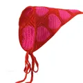 Gebreide rode driehoekige hoofddoek met roze hartjespatroon en zijbandjes - Rood Roze Hart Bandana