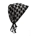 Franse stijl gebreide driehoekige bandana met zwart en wit schaakbordpatroon - Zwart Wit Geruite Gebreide Bandana
