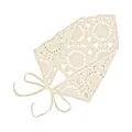 Handgemaakte gehaakte driehoekige bandana in beige met gebreide veters - Crèmewit Opengewerkte Sjaal