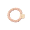 Chouchou pelucheux beige avec texture douce et écusson en cuir ours minimaliste - Ours Khaki