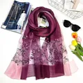 Elegante sciarpa in seta e lana viola e rosa con raffinati ricami floreali da donna - 180x90cm / Colore 3