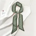 Pañuelo fino de seda verde oscuro con estampado de cachemira para mujer en vestido - Cachemira Verde Oscuro