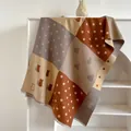 Bufanda de cachemira con silueta de gato y lunares en tonos tierra de otoño - 180x65cm / Gris Marrón