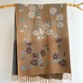 Eleganter Winter-Kaschmir-Schal in Braun mit Blumenmustern und stilvollen Fransen - 200x65cm / Khaki