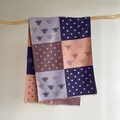 Écharpe épaisse toucher cachemire avec motifs abeilles, blocs de couleur et franges - 185x65cm / Bleu et Violet