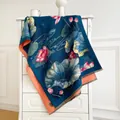 Detail van dubbelzijdige kasjmier sjaal met lotuspatroon en zachte franje randen - Dubbelzijdige Lotus Stijl (FY2438-3)
