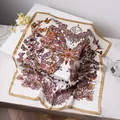 Foulard quadrato effetto seta con stampa a farfalla vintage color oro e beige - Cachi