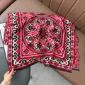 Detail of thick cashmere-like shawl with ethnic geometric patterns and fringed edges - Lucky Pattern - Black Red
