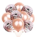 Detail von roségoldenen Ballons zum 21. Geburtstag mit Konfetti und Kronen-Grafik - Roségold + Neue Kronen 21