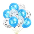 Gros plan de ballons bleus du 1er anniversaire et ballons confettis avec ficelle dorée - Ballons Bleus avec Confettis Argentés