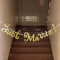 Goldenes Just Married Banner mit Schreibschrift für Hochzeitsfeiern und Dekoration - Neues Skript Just Married - Gold