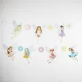 Detail van sprookjesachtige papieren slingers voor wanddecoratie op kinderfeestjes - Gevleugelde Fee Slinger
