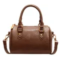 Bolso Boston clásico marrón oscuro en piel sintética mate con herrajes dorados - Marrón