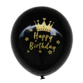Detail van een zwart en gouden Happy Birthday ballon met kroon- en sterbedrukking - Gefeliciteerd met je Verjaardag (Zwarte Bal Goud happybirthday)
