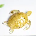 Tortue de mer artisanale en résine avec cristaux jaunes incrustés et feuilles d'or - Jaune Citron