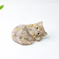 Statuina gatto che dorme con pietre di cristallo gialle e marroni in resina - Quarzo Rutilato
